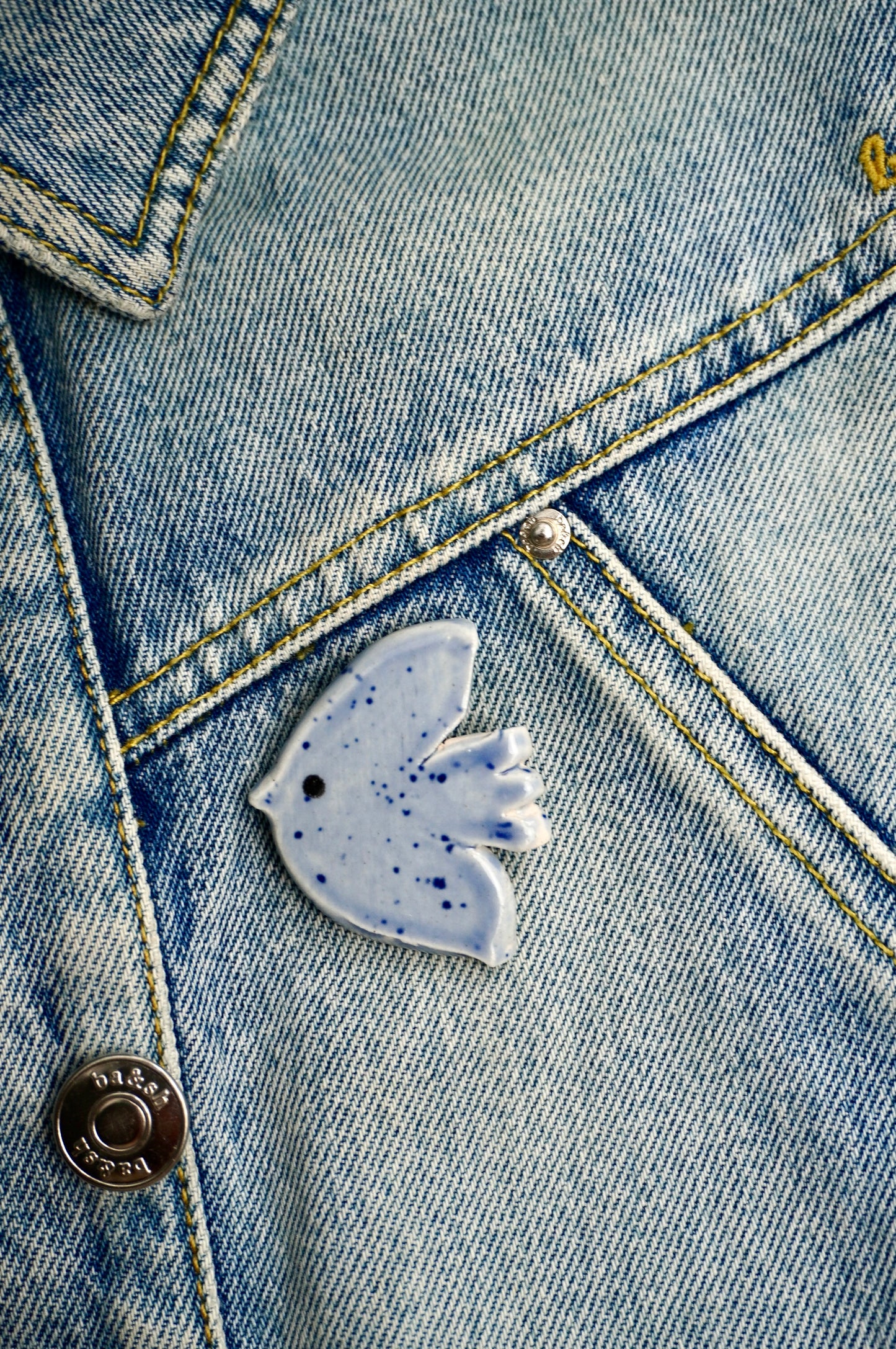 Broches artisanales en grès