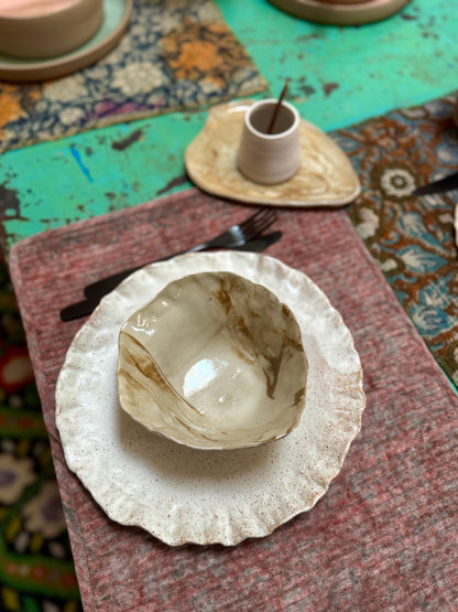 Bols en terre mêlée