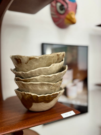 Bols en terre mêlée